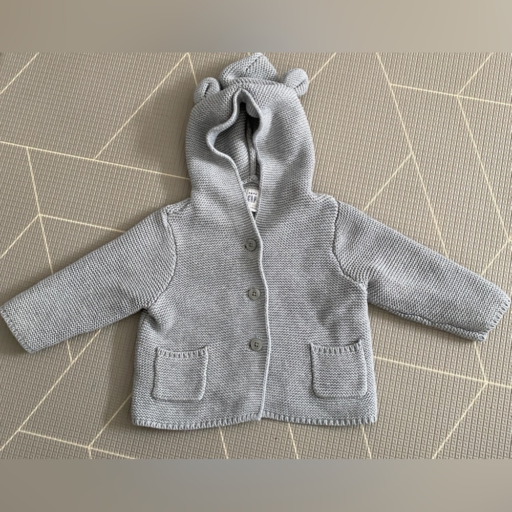Baby bear 🐻 gap cardigan